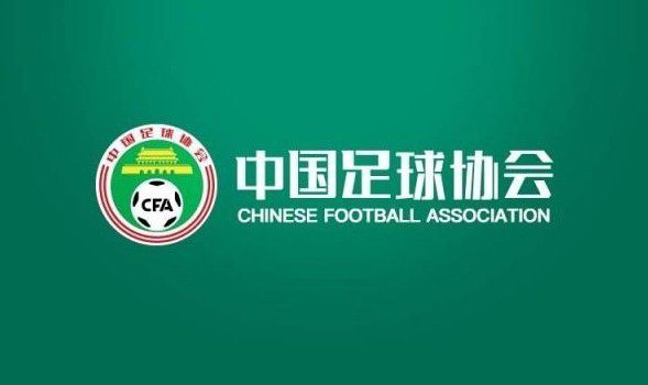 第13分钟，远藤航右路传到禁区加克波头球摆渡萨拉赫后点凌空抽射打在边网上。